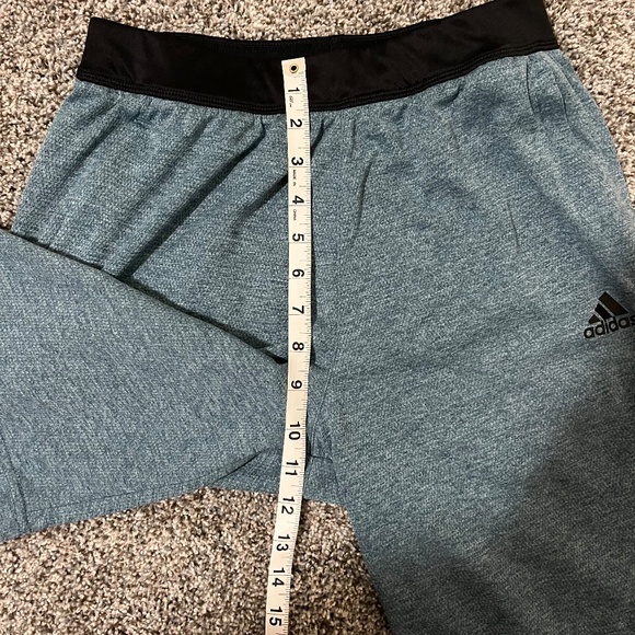 Adidas Aeroready Men's Small, Zippered Pockets, Moisture wicking - Picture 5 of 12